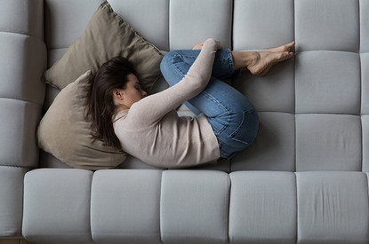 Эмоциональная депривация: почему тебе одиноко даже в окружении людей