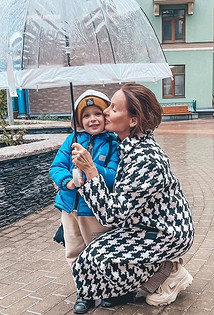 Самые красивые бабушки отечественного шоу-бизнеса: 50 ярких фото с внуками