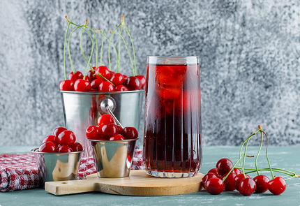 Что приготовить с вишней: 12 вкусных рецептов