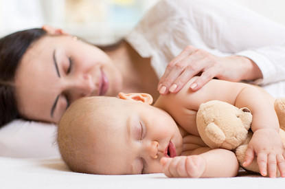 Совместный сон с ребенком: плюсы и минусы в разные периоды взросления