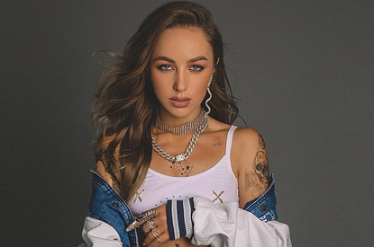 Мари Краймбрери: биография, личная жизнь и фото певицы с новорожденной дочерью