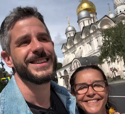 Звезда Рабыни Изауры Луселия Сантус приехала в Москву с сыном