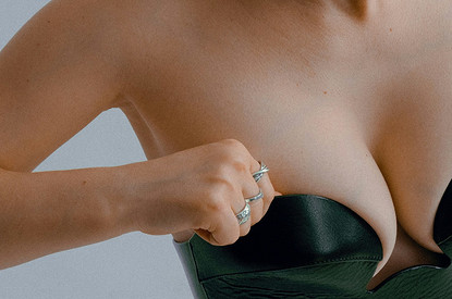 Как подтянуть грудь без пластики: топ-3 упражнения от тренера