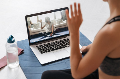 7 неочевидных профессий для женщин: где можно зарабатывать больше без офиса