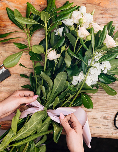 Как правильно подрезать цветы, чтобы букет дольше оставался свежим