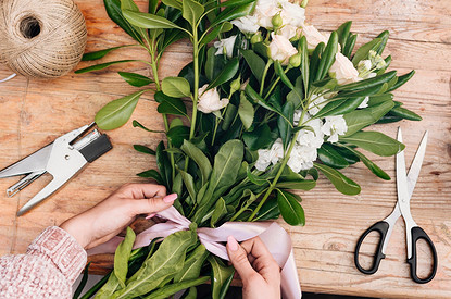 Как правильно подрезать цветы, чтобы букет дольше оставался свежим