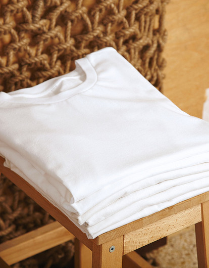 Как сложить футболку, чтобы не помялась: 15 способов