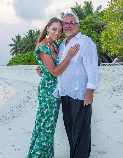 22 года счастливого брака, нож в спину: раскрыта личность нового избранника жены Диброва