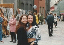 Когда-то очень давно...: Ольга Орлова поделилась редкими снимками Жанны Фриске в честь дня ее рождения
