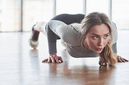 Тренировки первобытных людей: польза фитнес-тренда Animal Flow