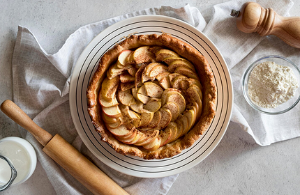 Шарлотка с яблоками: 17 вкусных рецептов