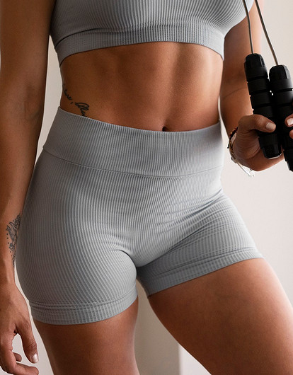 Минус 5 сантиметров в бедрах: упражнения для идеальных ног