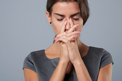 К чему чешется нос: трактовка приметы для мужчин и женщин