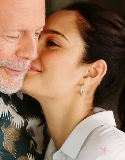 Это было одно из самых трудных решений: жена Брюса Уиллиса съехала от него вместе с дочерьми