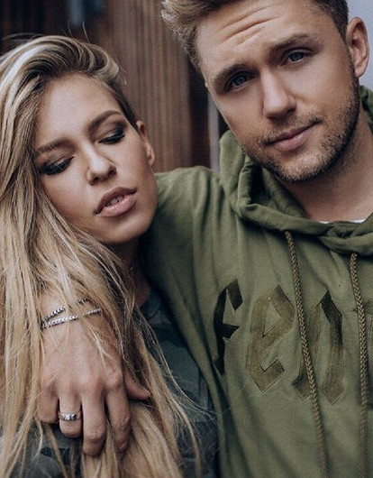 Влад Соколовский поцеловал нового возлюбленного Риты Дакоты (высокие отношения)