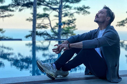 Бесценные моменты: Дима Билан поделился редким фото с отцом