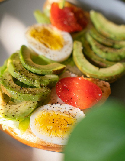 Какие жиры полезны, а каких стоит избегать: гид по здоровым липидам