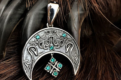 Лунница — оберег для женщин: значение славянского талисмана и как он работает