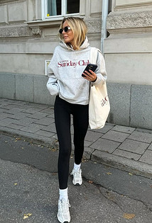 С чем носить женские леггинсы: 7 модных сочетаний