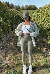 С чем носить женские леггинсы: 7 модных сочетаний