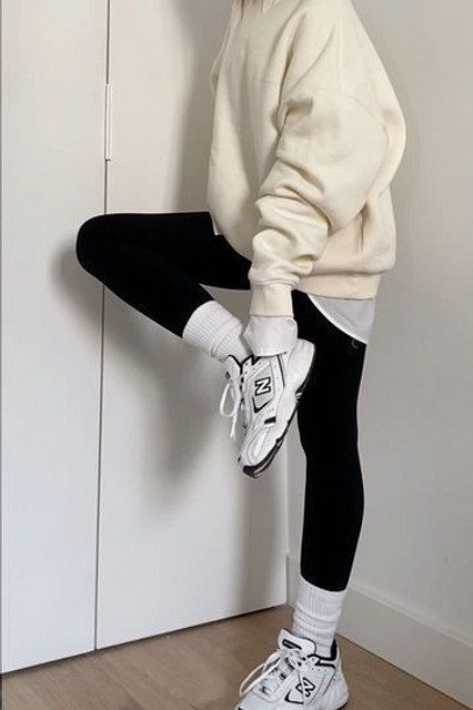 С чем носить женские леггинсы: 7 модных сочетаний