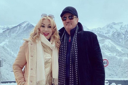 Маша Распутина официально расписалась с мужем после 25 лет отношений