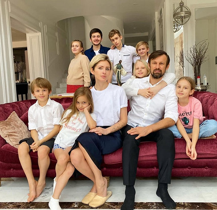 Статус не по возрасту: кто из звезд стал дедушкой до 45 лет