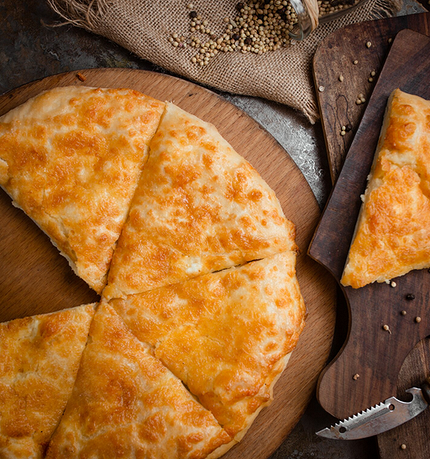 Как правильно есть хачапури в ресторане и дома