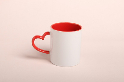 Подарить кружку незамужней подруге: примета и ее современное толкование