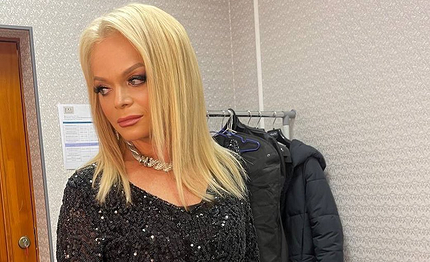 Лариса Долина отдыхает в пятизвездочном отеле Абу-Даби, так и не передав ключи от квартиры в Хамовниках