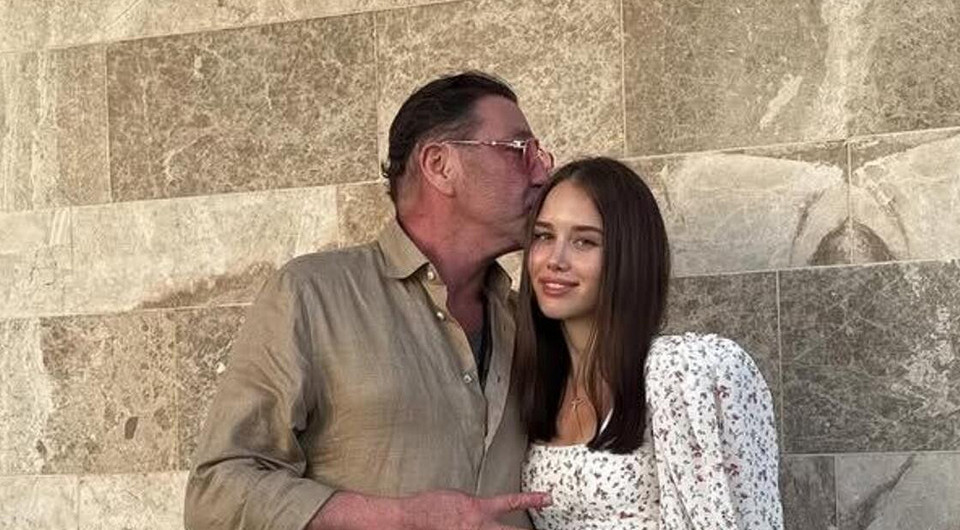 Может попросить посмотреть телефон: Григорий Лепс рассказал о ревности 19-тилетней невесты