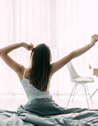 Заряд на весь день: утренняя практика йоги для повышения энергии и снятия стресса