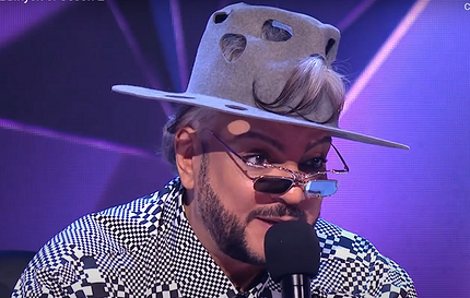 Фанатка перевела Филиппу Киркорову 100 тысяч, чтобы он приехал к ней в гости в Саратовскую область