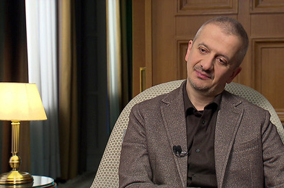 Превращают Школу-студию МХАТ в некую закрытую секту: скандал вокруг назначения Богомолова ректором