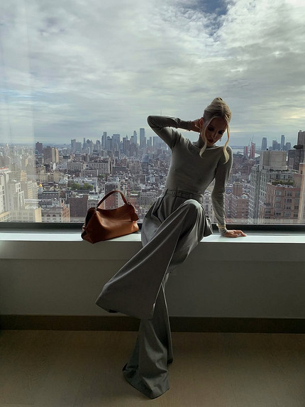 10 главных модных трендов весны 2026: от слингбэков до «литературного шика»