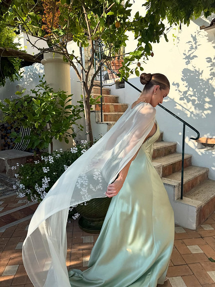 10 главных модных трендов весны 2026: от слингбэков до «литературного шика»