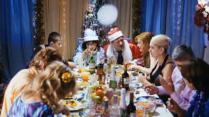 Дело не в оливье: что заставляет нас есть больше в праздники