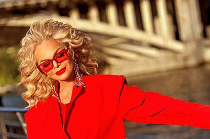 Лариса Долина уже второй раз попросила отсрочку с выселением из квартиры в Хамовниках