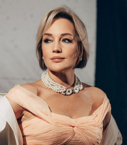 Получила студенческий билет: 56-летняя Татьяна Буланова стала студенткой вуза