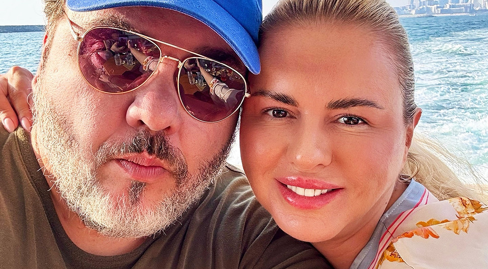 Анну Семенович заподозрили в беременности