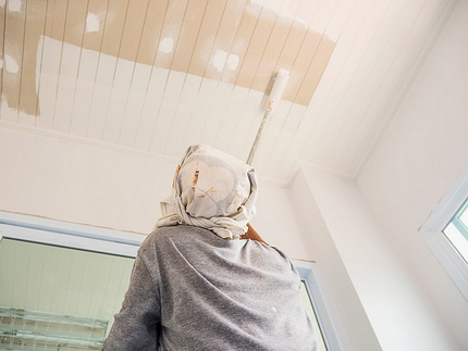 Как правильно красить валиком стены и потолок: пошаговая инструкция