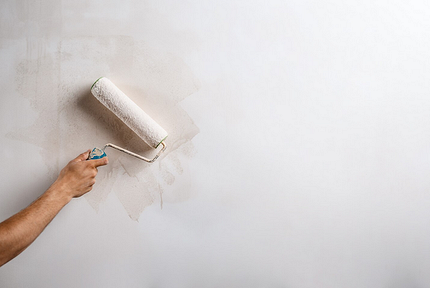 Как правильно красить валиком стены и потолок: пошаговая инструкция