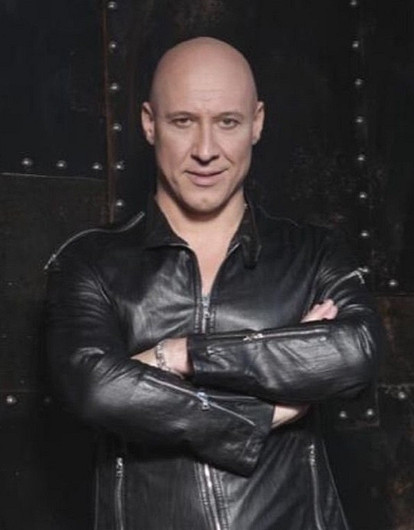 От автомойщика до известного певца: извилистый путь Дениса Майданова к славе