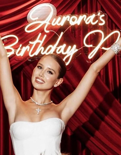 Новый роман? Бывшая невеста Лепса не скрывает флирт с сыном Ирины Дубцовой