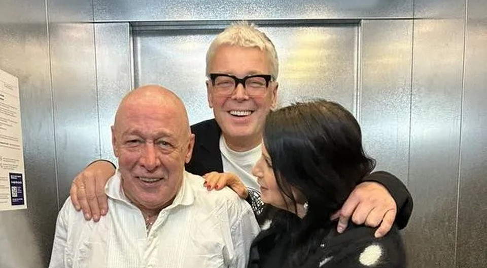 Какая радость видеть его на сцене: Екатерина Стриженова поделилась снимками спектакля с Михаилом Ефремовым