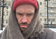 Краш: Максим Матвеев отреагировал на свою внезапную славу в соцсетях серией неудачных селфи