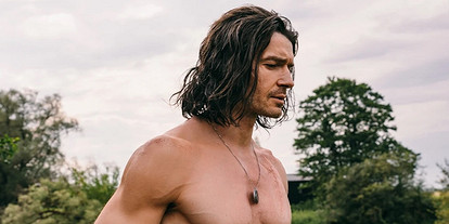 Краш: Максим Матвеев отреагировал на свою внезапную славу в соцсетях серией неудачных селфи