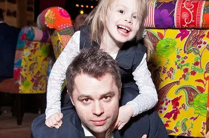 Отец года: Виталий Гогунский поздравил дочь с днем рождения спустя много лет, но перепутал ее возраст
