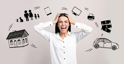 Треугольник Карпмана в психологии: как мы сами загоняем себя в роли жертвы, спасателя и преследователя