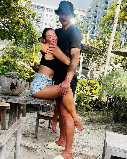 Время пряток заканчивается: семья Яниса Тиммы подала в суд на Анну Седокову